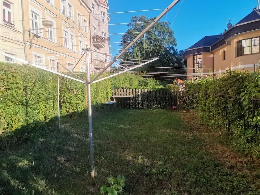 Appartement Ubytovani Ester - Utulny Byt V Lazenskem Centru Karlovych Varu Se Zahradkou à Karlovy Vary Extérieur photo